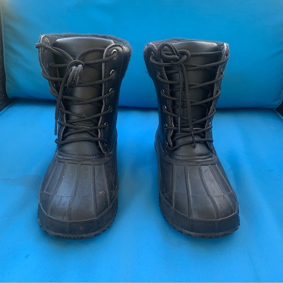 Women's Black Lace-Up Cold Weather Bootie boots size 6R EUC - Picture 5 of 10